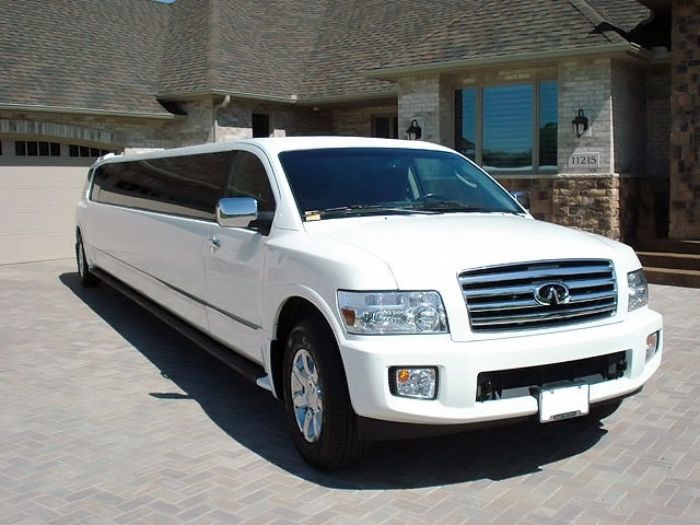 Ft Lauderdale Infiniti Stretch Limo 